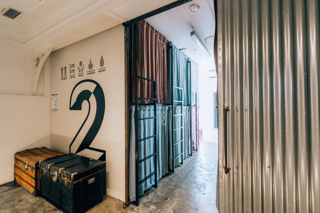 LX Hostel - 混合宿舍房间的单人床