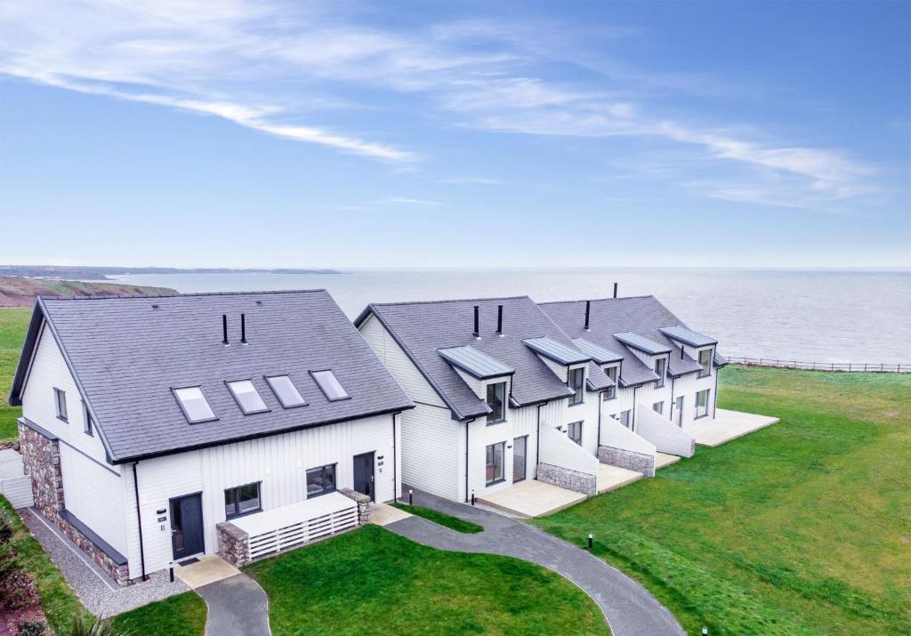 Porth Colmon - Housity