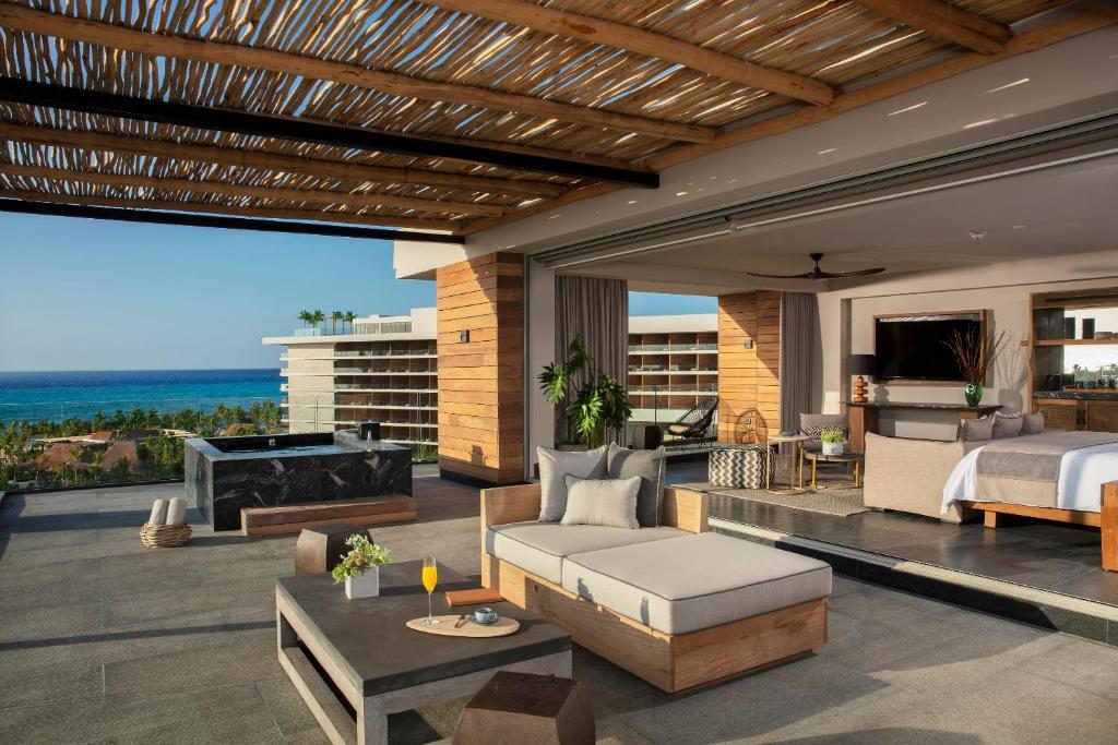 Телевизор и/или развлекательный центр в Secrets Moxché Playa del Carmen - Adults Only - All Inclusive