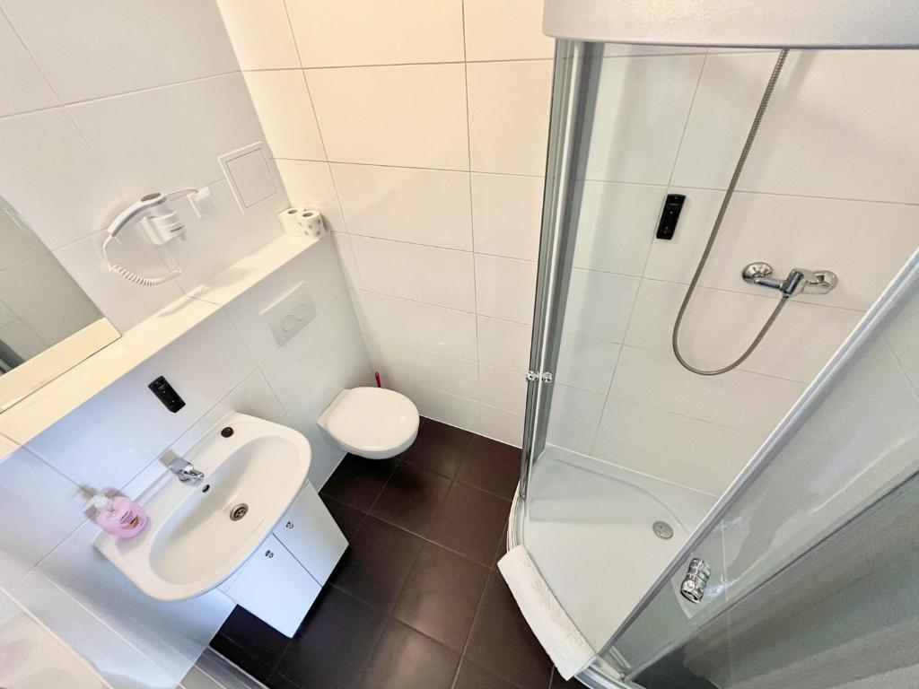 Kúpeľňa v ubytovaní Hostel DV Morski - z prywatnymi łazienkami