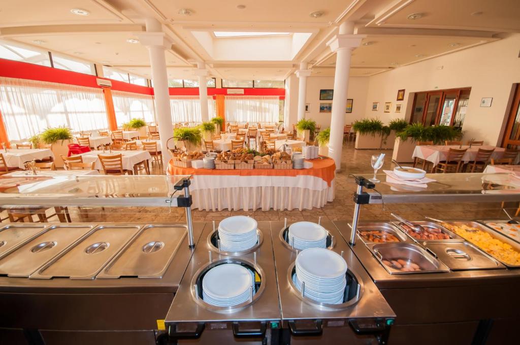 Restaurace v ubytování Hotel Mirta