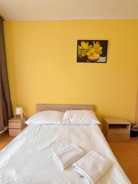 Posteľ alebo postele v izbe v ubytovaní Hostel DV Morski - z prywatnymi łazienkami