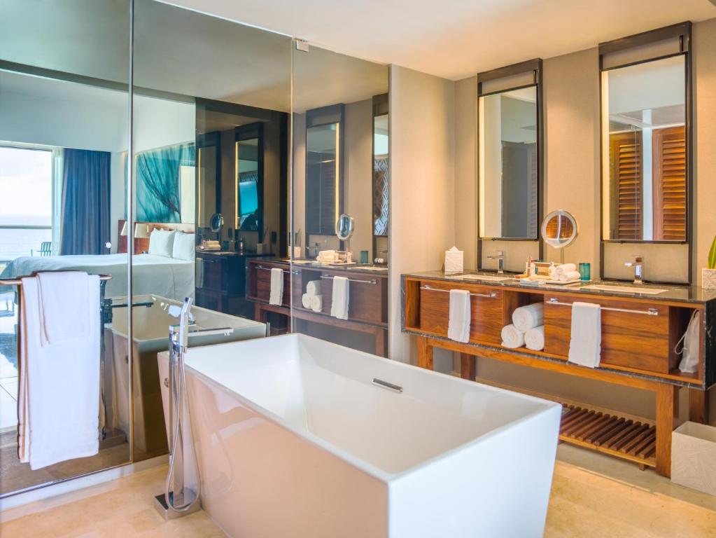 Live Aqua Cancun - Adults Only - All-Inclusive photo