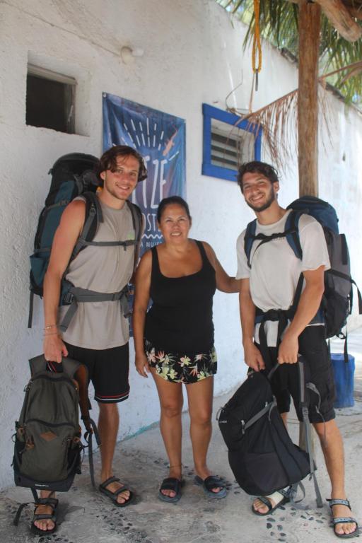 Foto da galeria de Itzé Hostel em Isla Mujeres