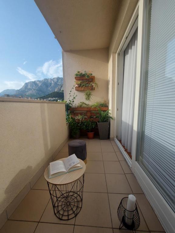 Výhľad na hory alebo výhľad na hory priamo z apartmánu