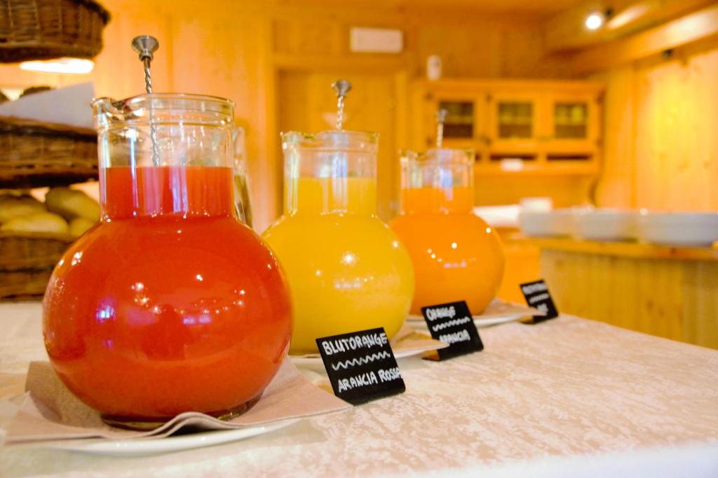 Nápoje v ubytování Almhotel Bergerhof