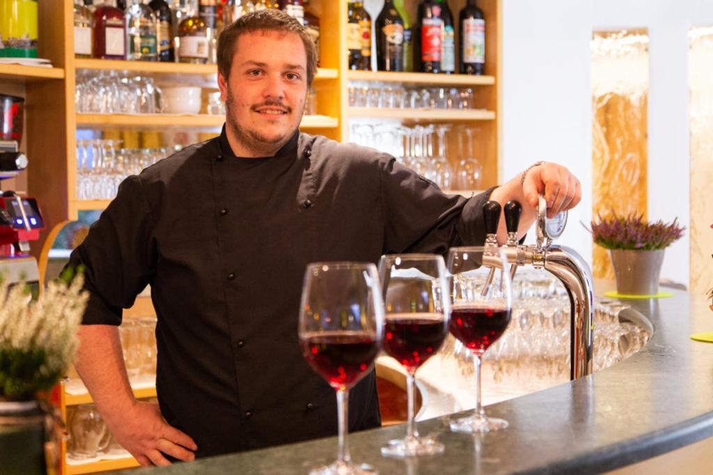 Nápoje v ubytování Almhotel Bergerhof