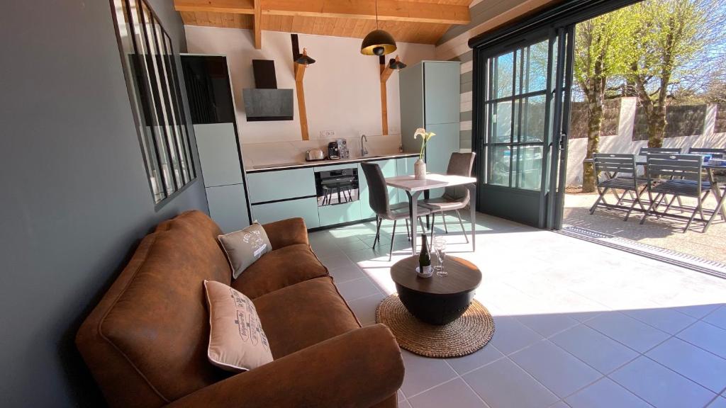 Adorable Guest House avec balnéo et piscine - Villa Met één Slaapkamer