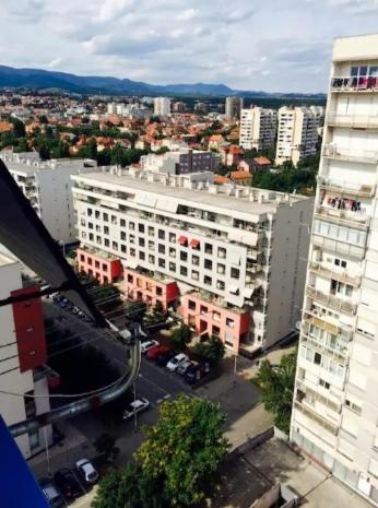 Výhľad na mesto Záhreb alebo výhľad na mesto priamo z apartmánu