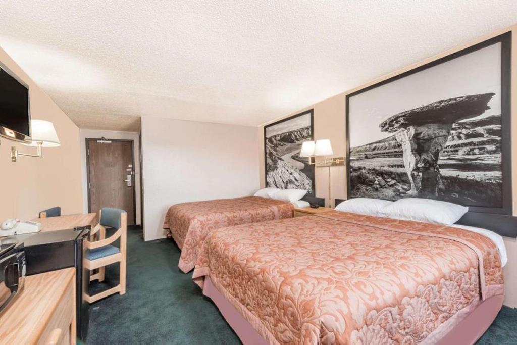 Glendive Lodge - Habitación Queen Estándar Con Dos Camas Queen