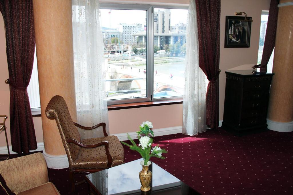 Posezení v ubytování Stone Bridge Hotel