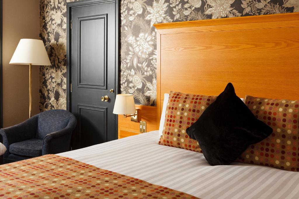 Mercure Bristol North The Grange Hotel - Classic Family Room