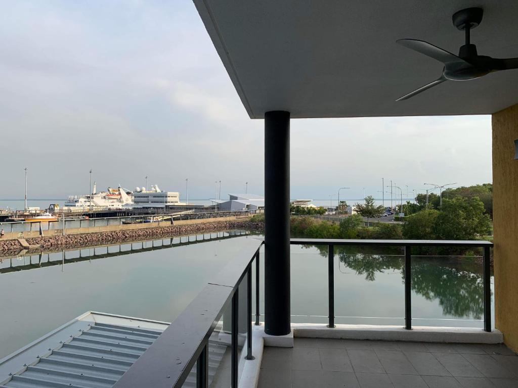 Balkón nebo terasa v ubytování Serenity Harbour Views at Darwin Waterfront