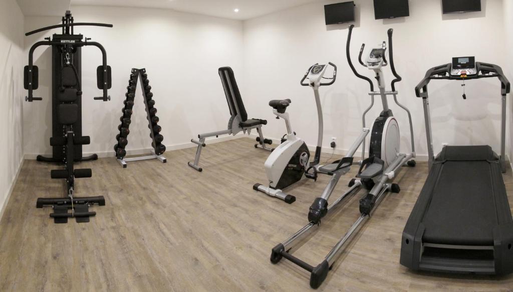 The fitness centre and/or fitness facilities at Hotel Kapitol