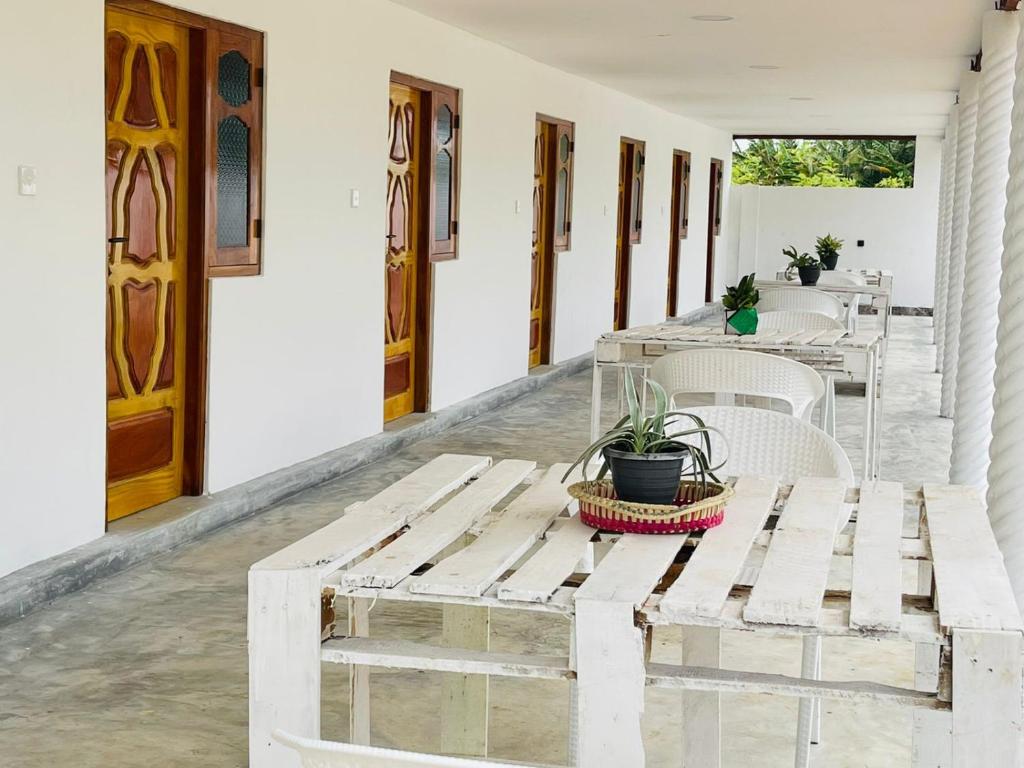 Posezení v ubytování Ratnam Hotel Jaffna