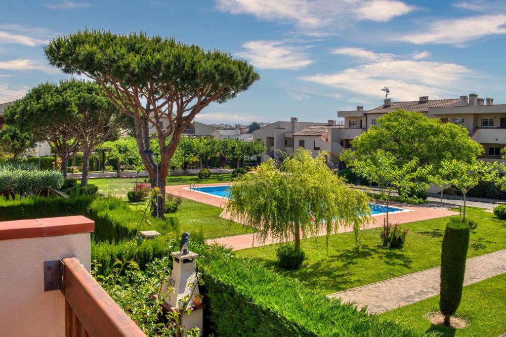 Vonkajšia záhrada v ubytovaní Apartament a Sant Antoni de Calonge