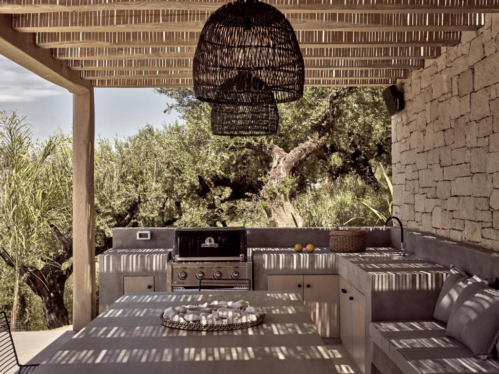 Posedenie v ubytovaní Alpha Villa - A Leading Luxury Villa!