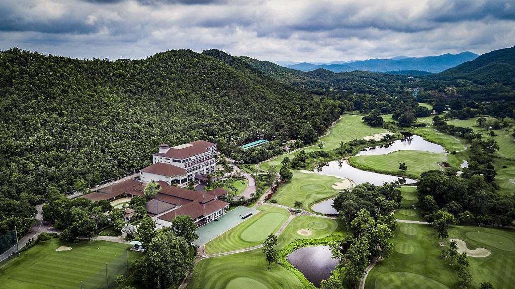 Pohľad z vtáčej perspektívy na ubytovanie Alpine Golf Resort Chiang Mai