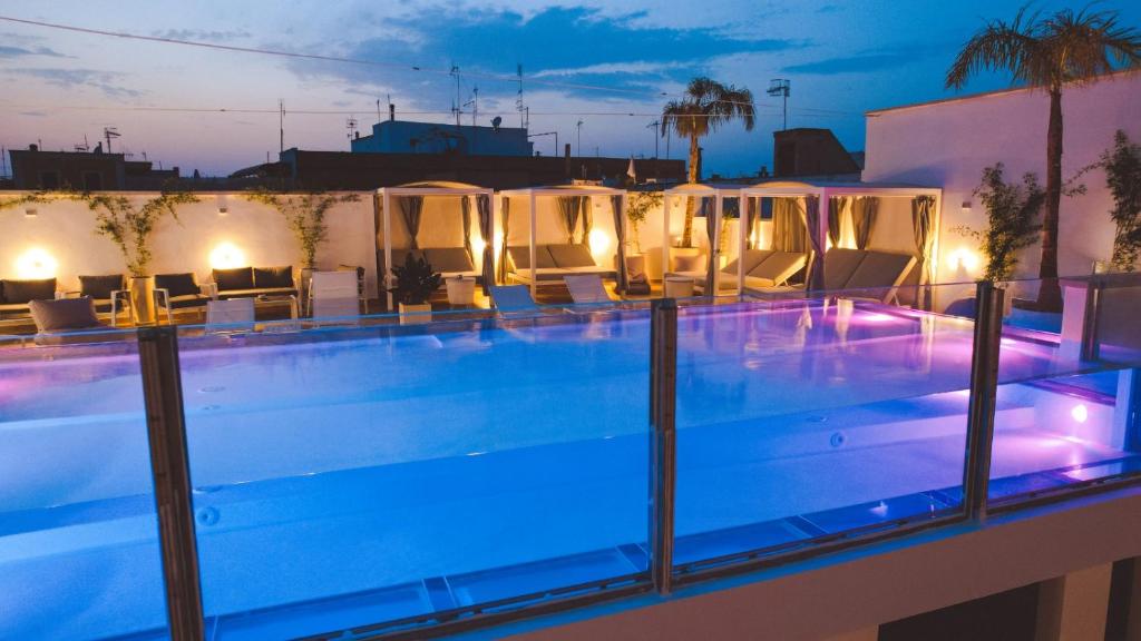 Bazén v ubytování Cleros Sky Lounge nebo v jeho okolí