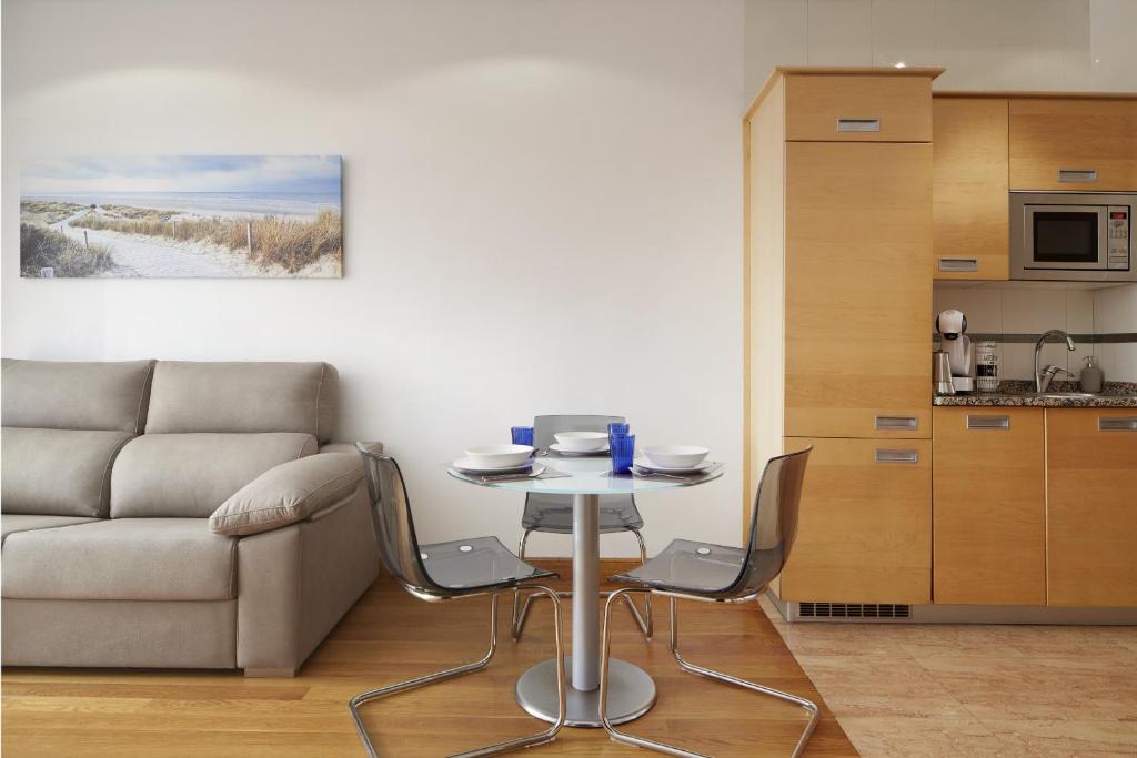 Kuchyňa alebo kuchynka v ubytovaní Itsaskirri - Basque Stay