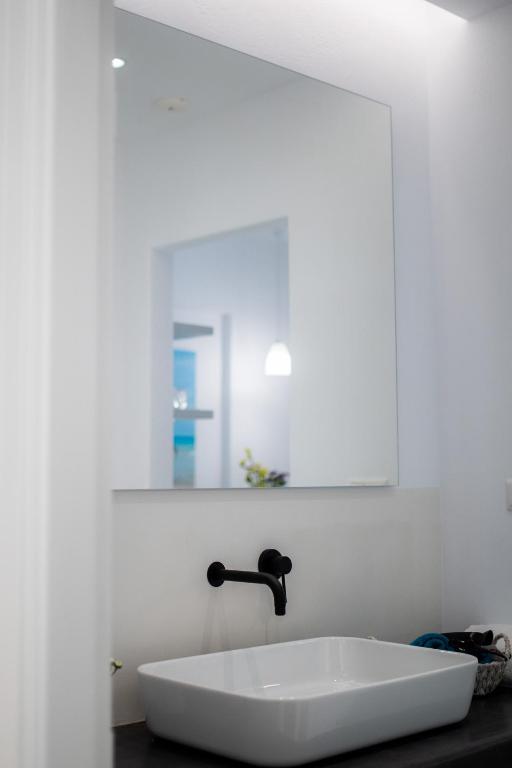 Arco Naxos Luxury Apartments - 18