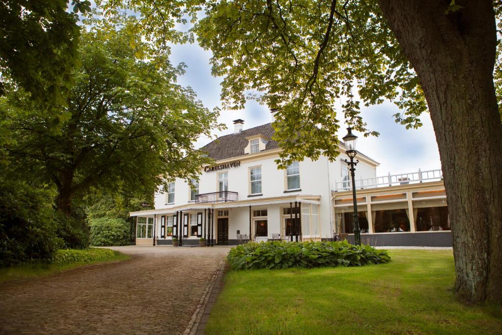 Photo de la galerie de l'établissement Landgoed Hotel & Restaurant Carelshaven, à Delden