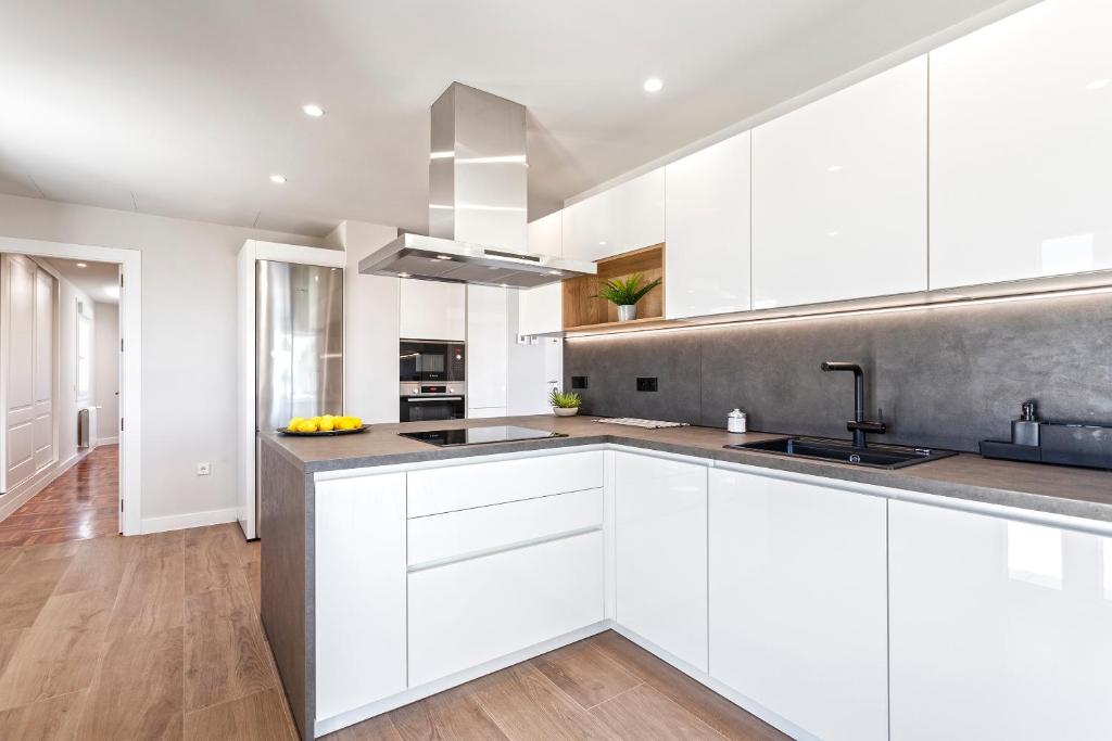 Кухня или мини-кухня в Genteel Home Elcano Terrace
