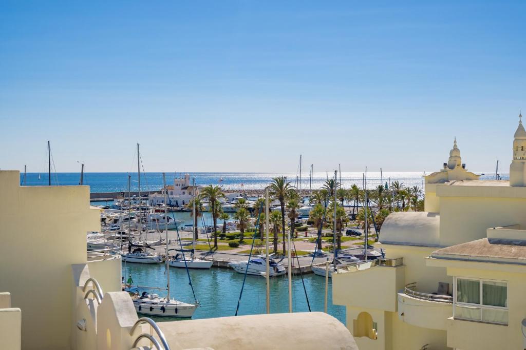 Benalmadena Costa Sol Holiday Rentals, Benalmádena – Updated ...
