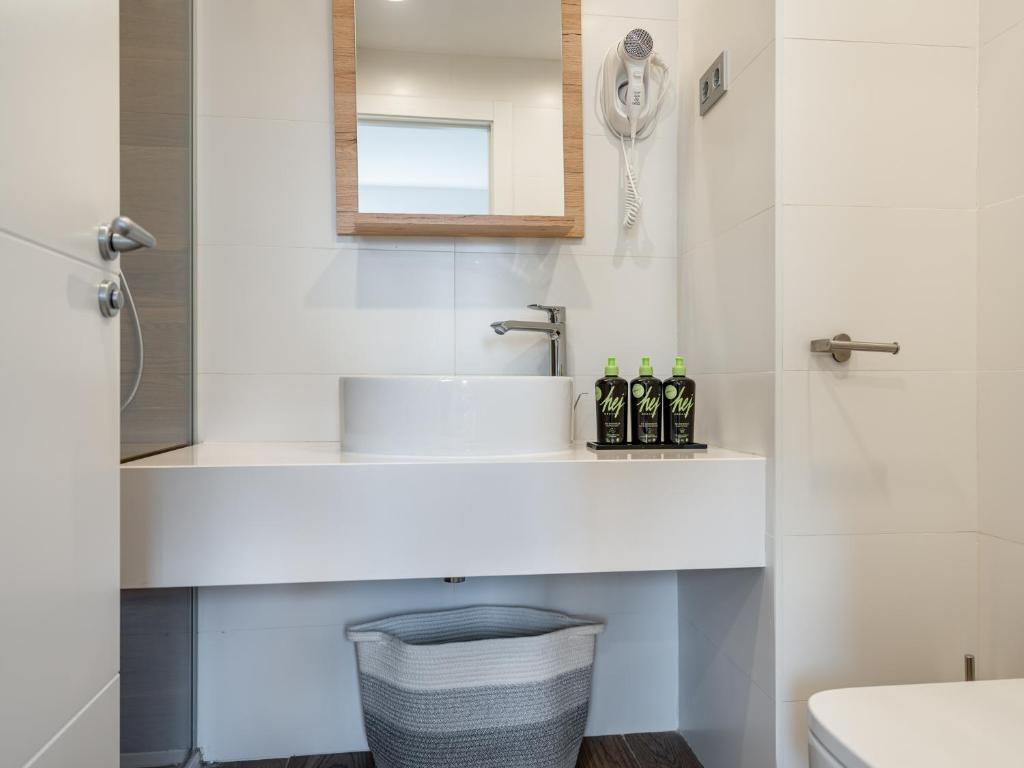 Limehome Barcelona Carrer de Fontcoberta - Digital Access - Resim 28