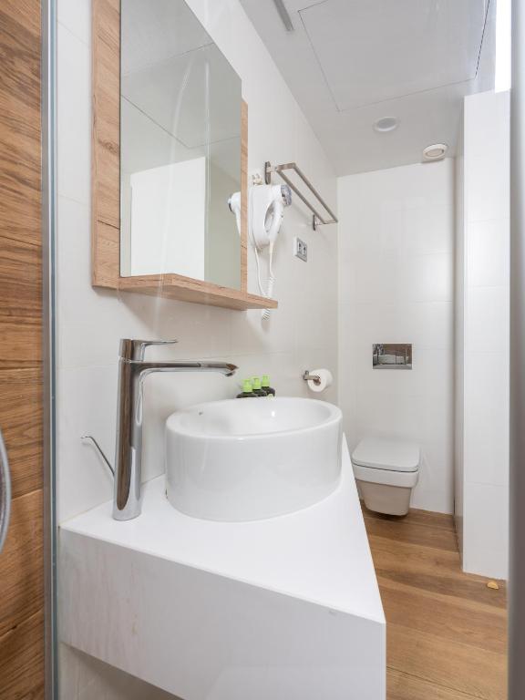 Limehome Barcelona Carrer de Fontcoberta - Digital Access - Resim 34