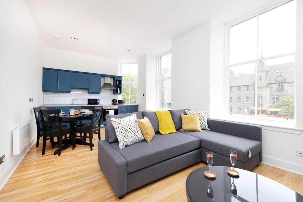 JOIVY Glamorous1bed flat overlooking Grassmarket, Edinburgh (updated