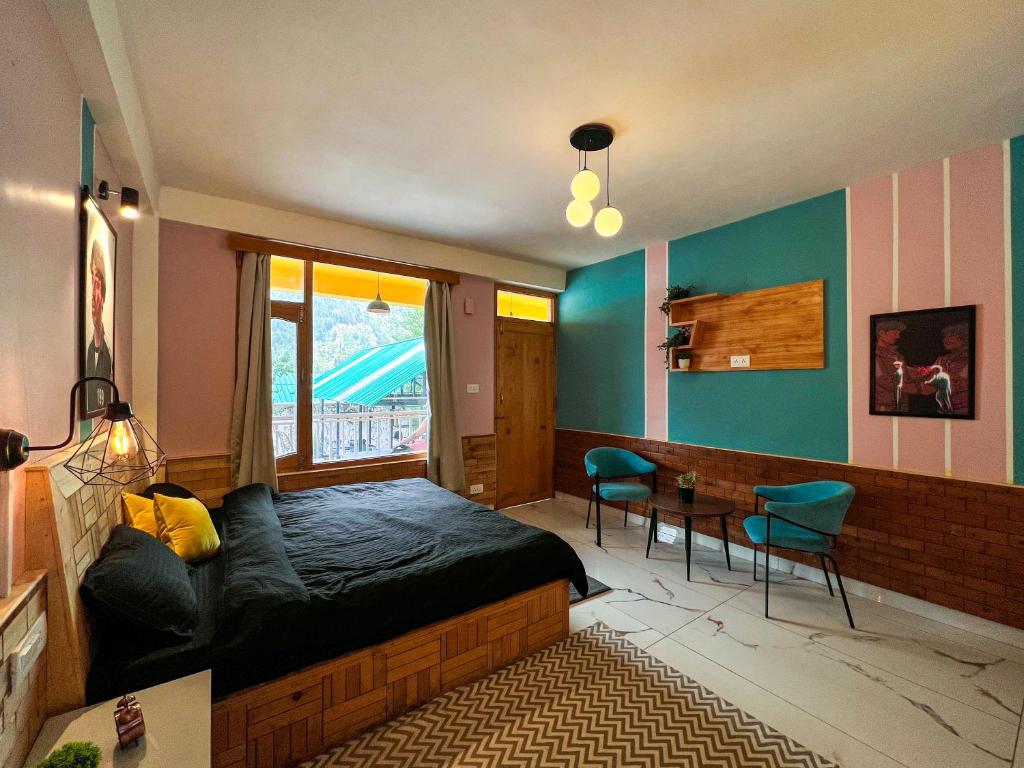 Postel nebo postele na pokoji v ubytování Whoopers Hostel Manali