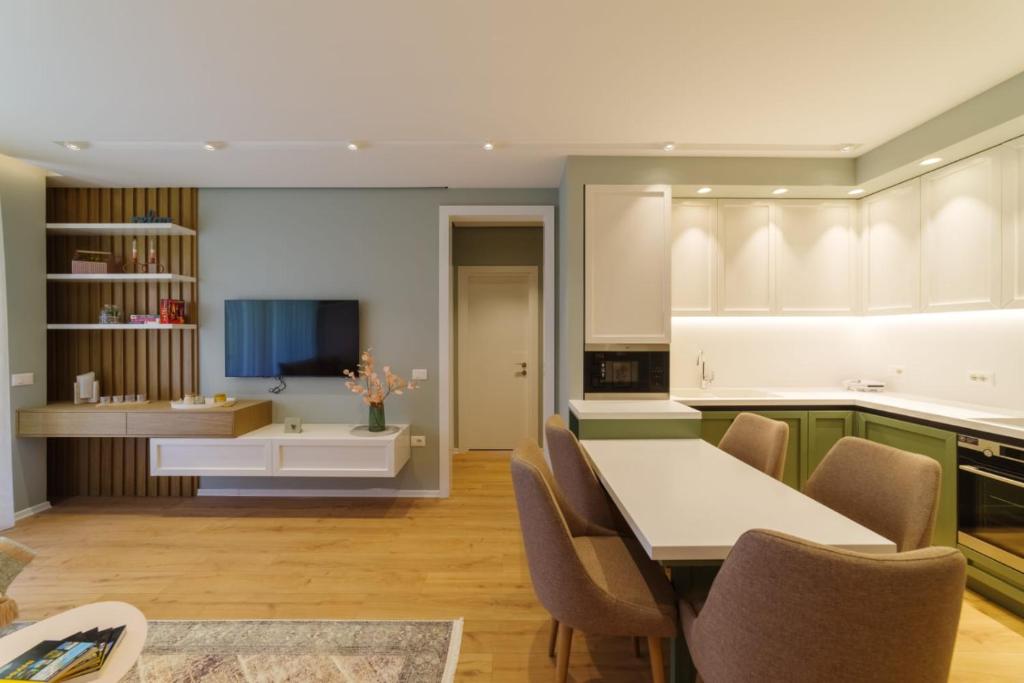 Luxury Apartment in Tirana - Image 9