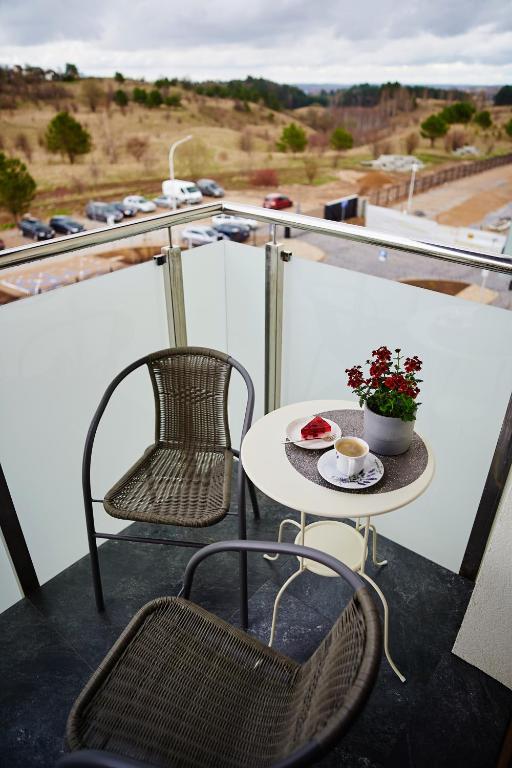 Fotografia z galérie ubytovania Apartament ,, COŚ NIECOŚ ,, Suwałki LOFT, KLIMATYZACJA, PRYWATNY PARKING, MONITOROWANE ZAMKNIĘTE OSIEDLE v destinácii Suwałki