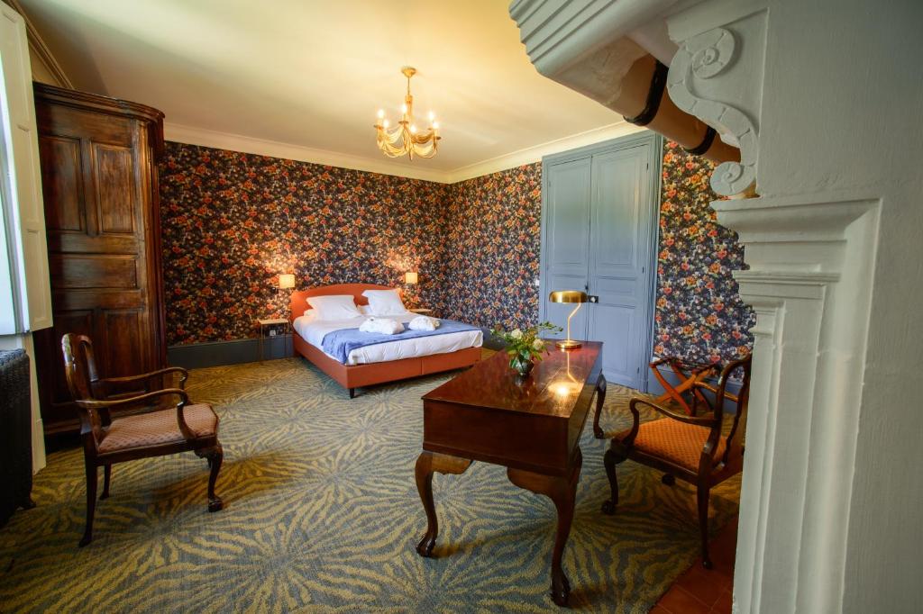Postel nebo postele na pokoji v ubytování Château Origny - Moulins