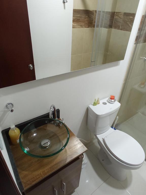 Apartamento Delux Independiente Cota, Cota Modern Contemporary Bathroom Vanity Mirror