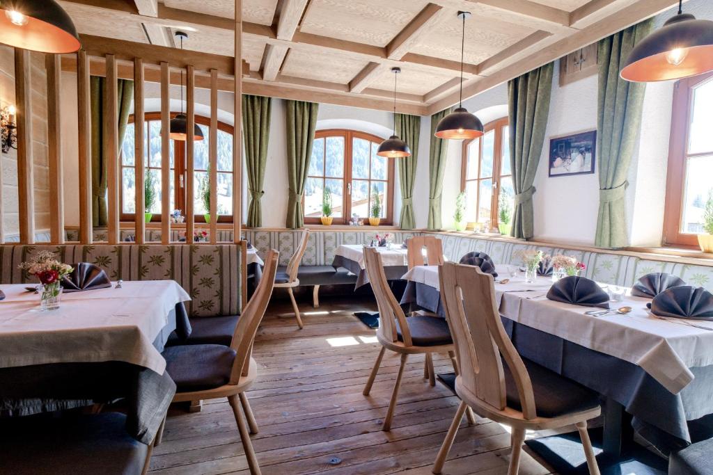 Restaurace v ubytování Alpen Gasthof Apartments Hohe Burg