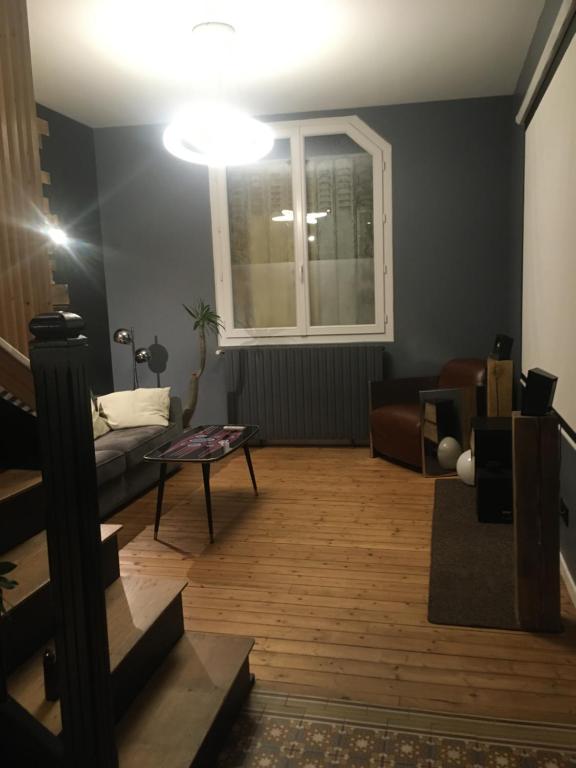 Maison cosy à 2km du circuit bugatti des 24h - Maison D'une Chambre