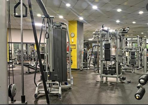 Fitness centrum a/nebo fitness zařízení v ubytování Apartment in BenalBeach 5 pools