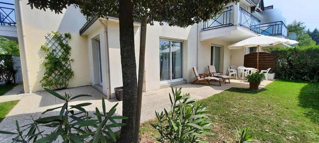 Sumptuous Holiday House Near The Beaches - Housity