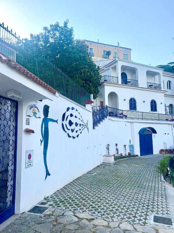 Budova, kde se aparthotel nachází