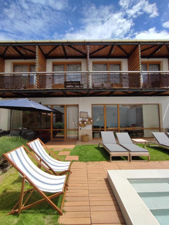 Bazén v ubytování Eco-Hotel Doña Mayor nebo v jeho okolí