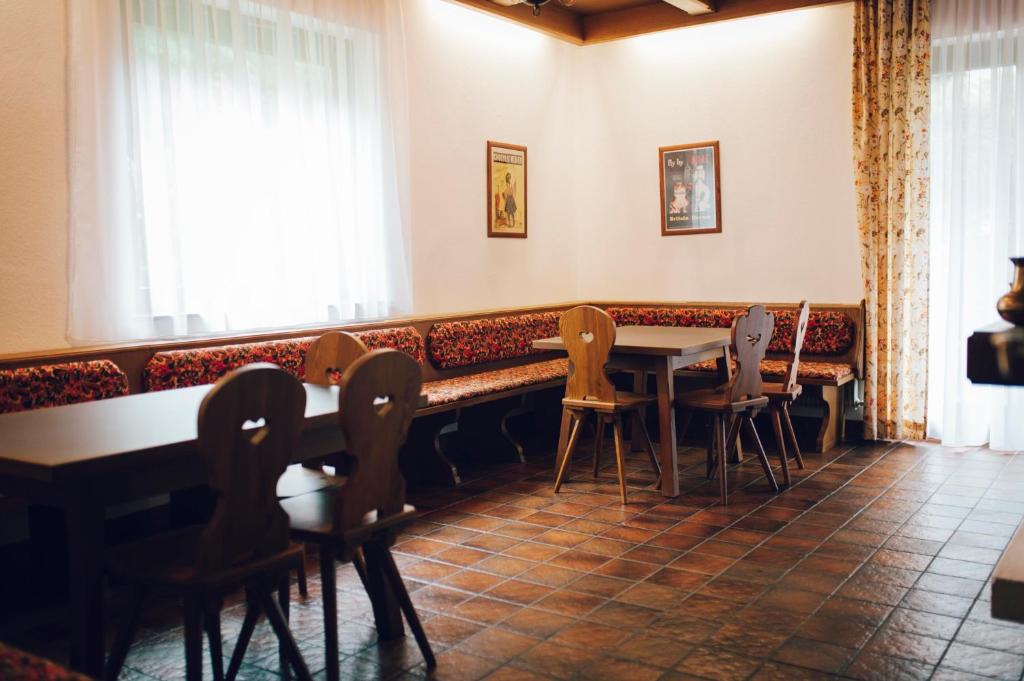 Reštaurácia alebo iné gastronomické zariadenie v ubytovaní Pension Baranek - Baranek Resorts