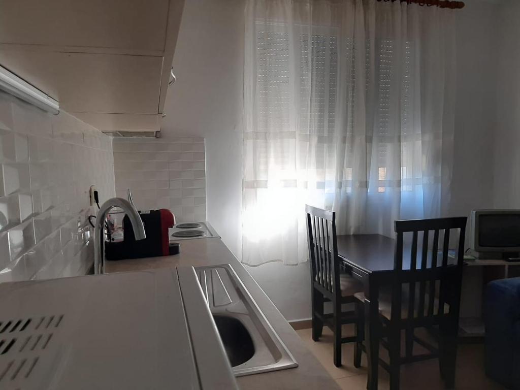 Kuchyň nebo kuchyňský kout v ubytování Sazani's Place
