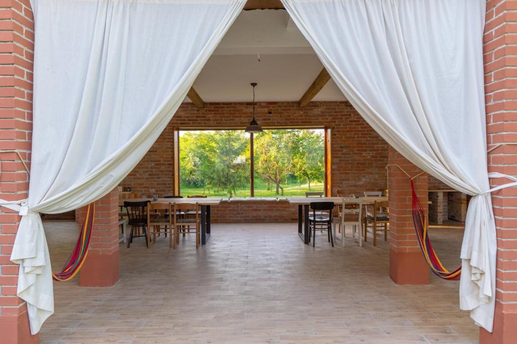 Restaurace v ubytování Garden Holiday Home
