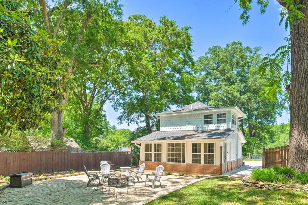Cheery Cottage with Yard Less Than 1 Mile to Marietta Square, Marietta (updated prices 2024)