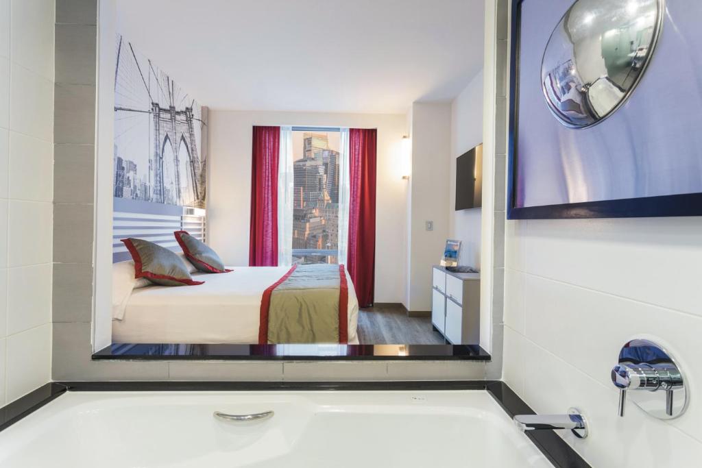 Riu Plaza New York Times Square - Presidential Suite Package New York