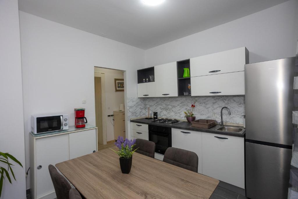 Cucina o angolo cottura di Apartman Toni