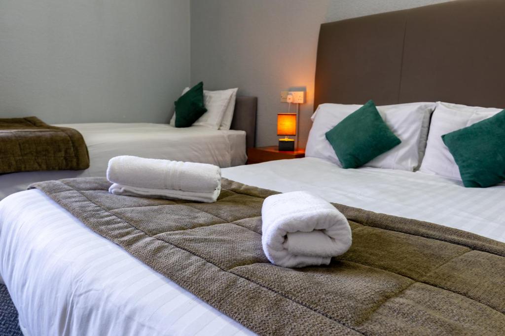 Royal Lion Hotel - Twin Room