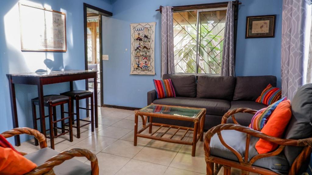 Posezení v ubytování Roatan Backpackers' Hostel